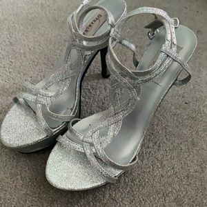 Silver sparkly heels - 3.5-4 inches